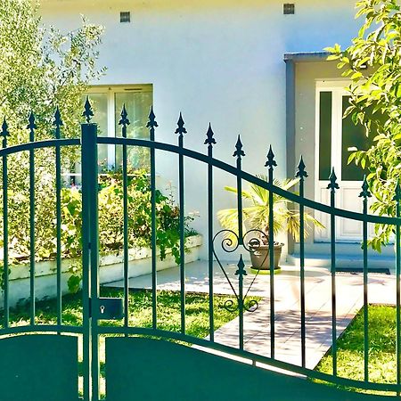 VILLA MAISON BLANCHE TULLE 1 à 4 personnes Extérieur photo