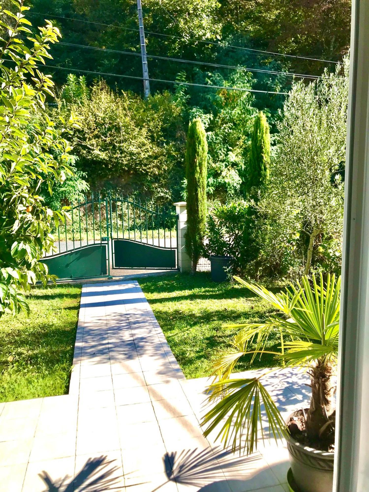 VILLA MAISON BLANCHE TULLE 1 à 4 personnes Extérieur photo
