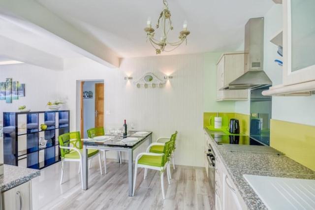 VILLA MAISON BLANCHE TULLE 1 à 4 personnes Extérieur photo