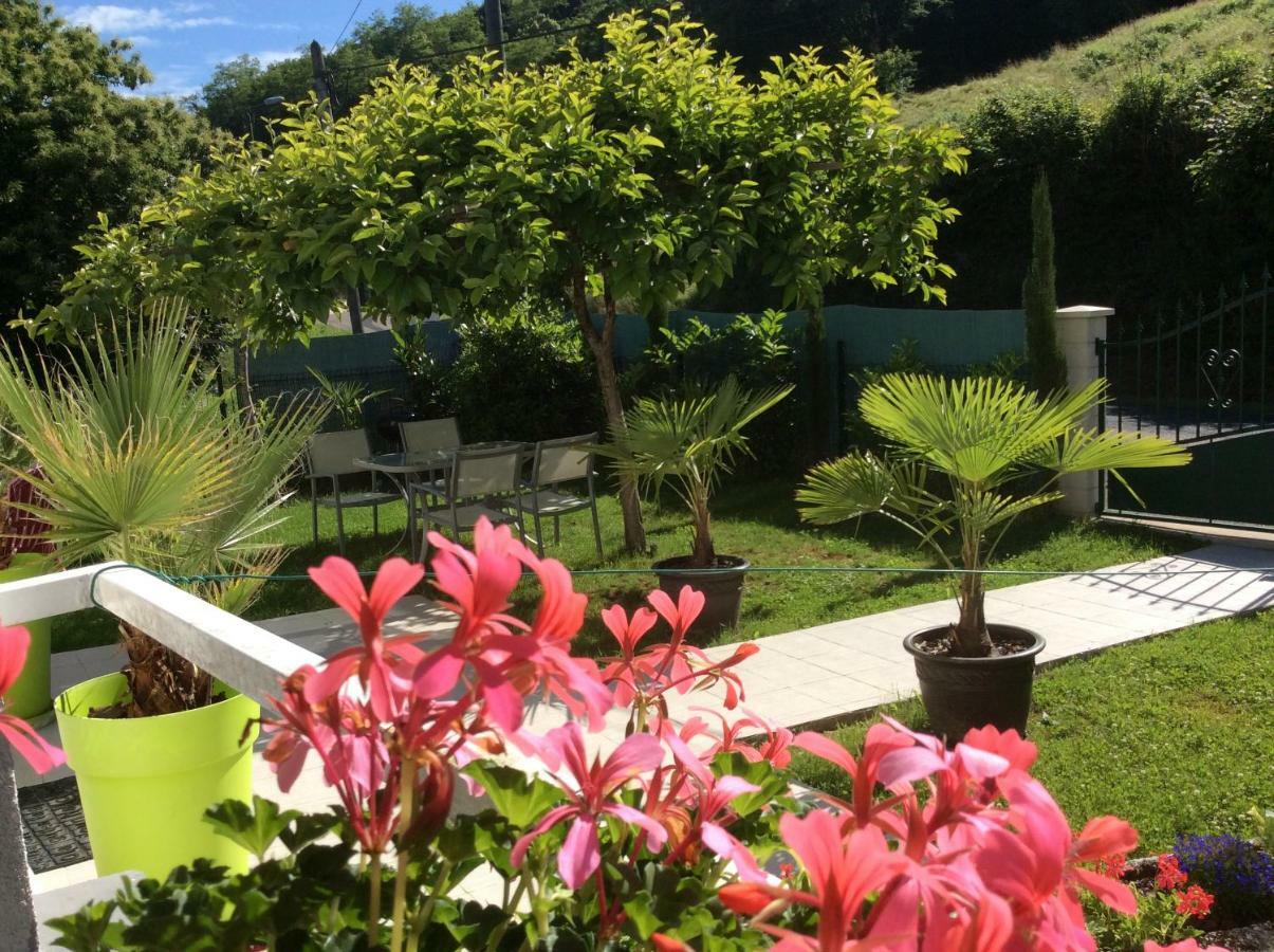 VILLA MAISON BLANCHE TULLE 1 à 4 personnes Extérieur photo
